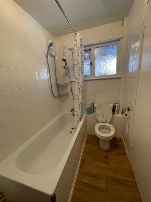 Spacious Bungalow In London, Near Central London, The Excel Centre And The O2, Ideal For Families 외부 사진