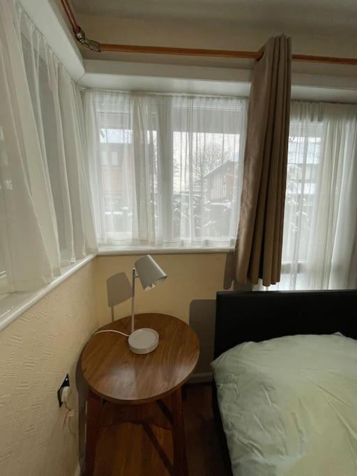 Spacious Bungalow In London, Near Central London, The Excel Centre And The O2, Ideal For Families 외부 사진
