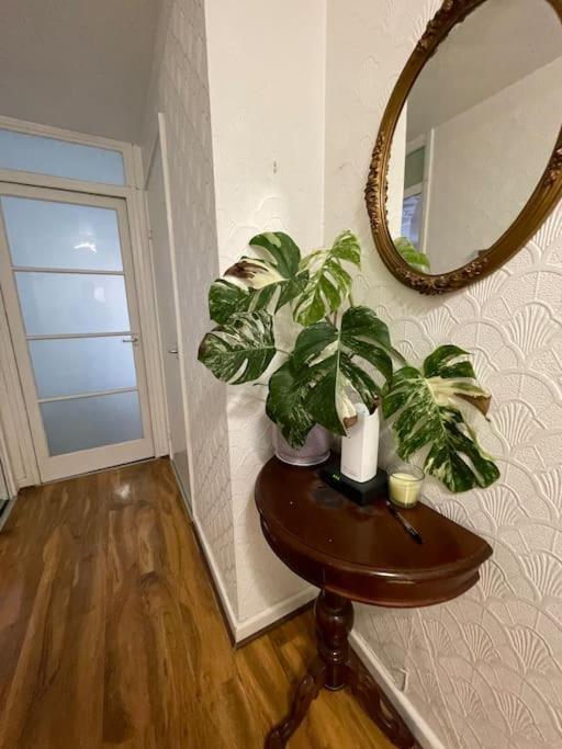 Spacious Bungalow In London, Near Central London, The Excel Centre And The O2, Ideal For Families 외부 사진